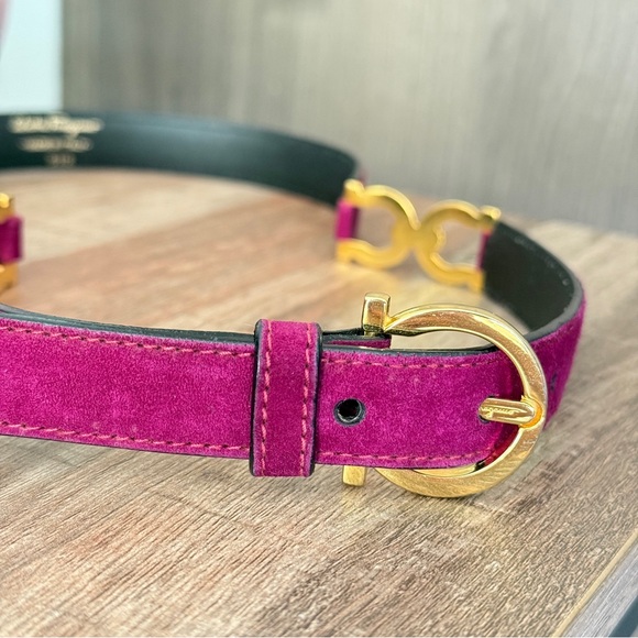 EUC Salvatore Ferragamo Gancini Suede Leather 72cm (28 inches) Belt - Picture 2 of 14